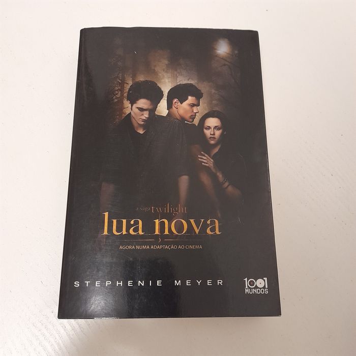 Lua nova e eclipse livros