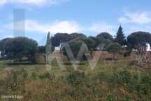 Lote terreno urbano para construção de moradia unifamiliar na Urbaniza