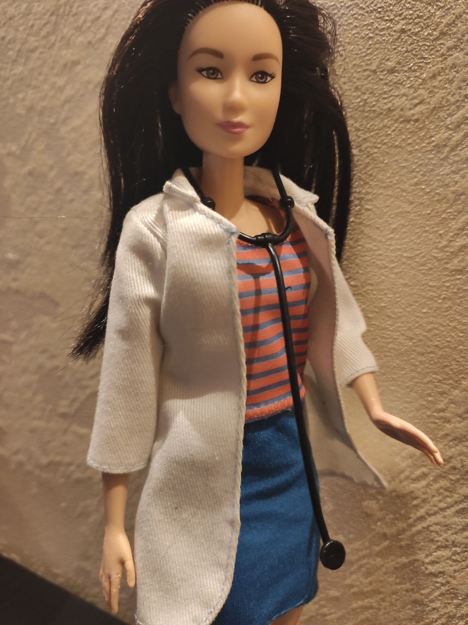 Barbie weterynarz z pieskiem DVF 58