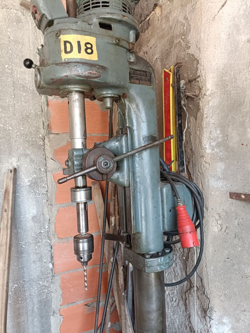 Máquina de Furar de Carretos
