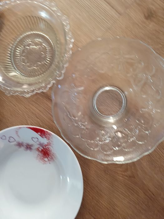 Zestaw naczyń róznych marek- talerze,miski