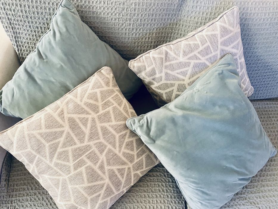 Almofadas lisas e geometricas forradas Novas ( Interdesign)