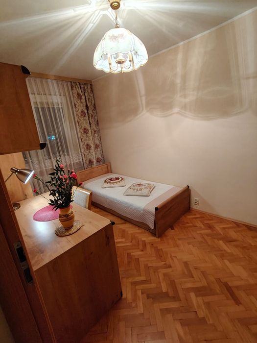 Piękny duży pokój z widokiem na zatokę-obok Uniwersytetu Morskiego.