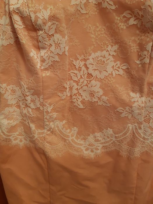 Продам вечірню  сукню в хорошому вигляді