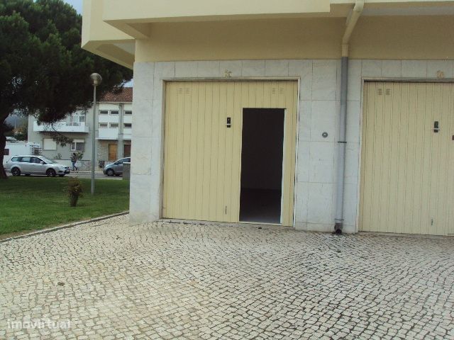 arrenda se garagem abrunheira