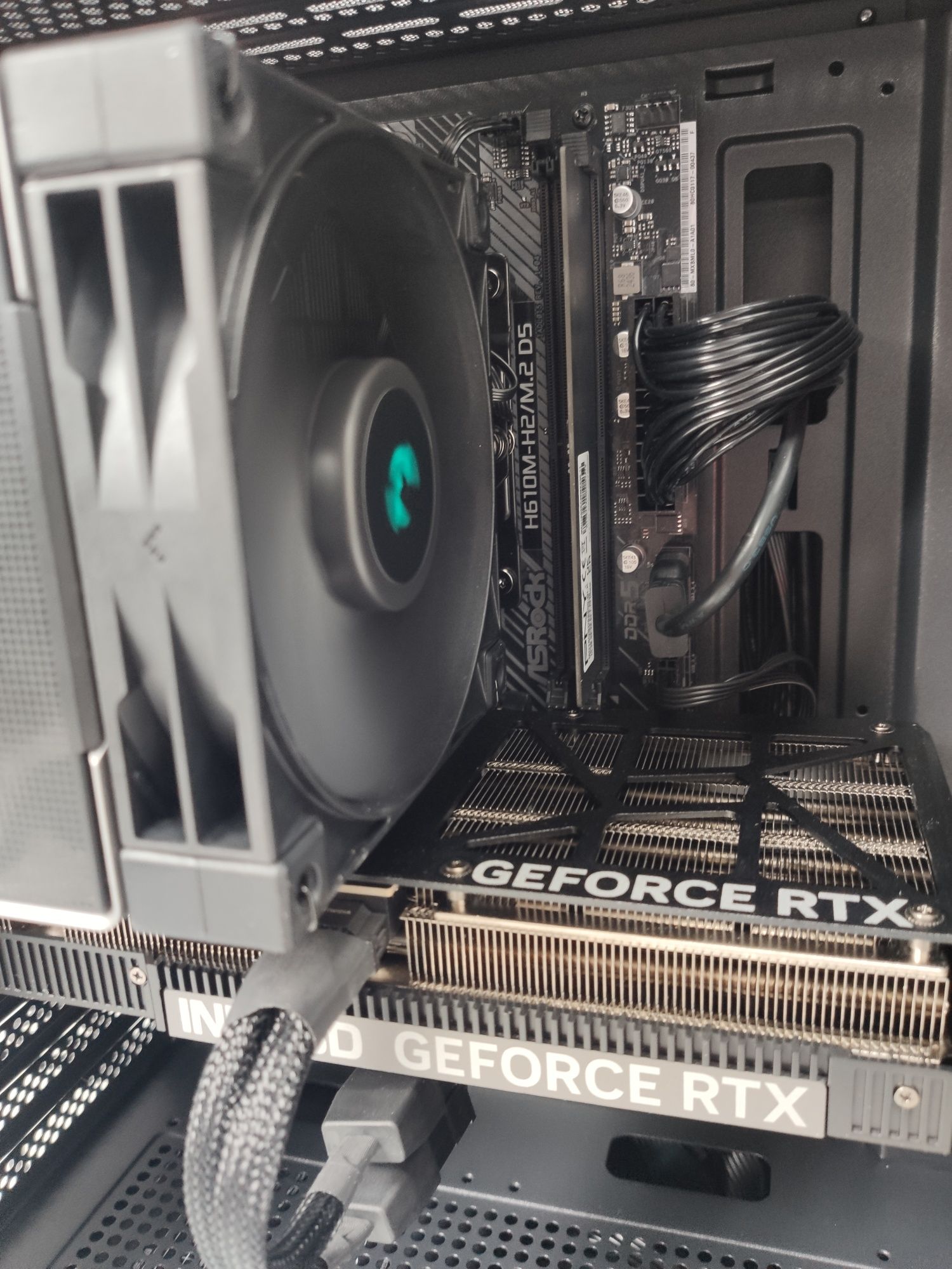 Komputer Gamingowy i5-14400f, RTX 5070, 16 GB RAM,SSD,Win 11