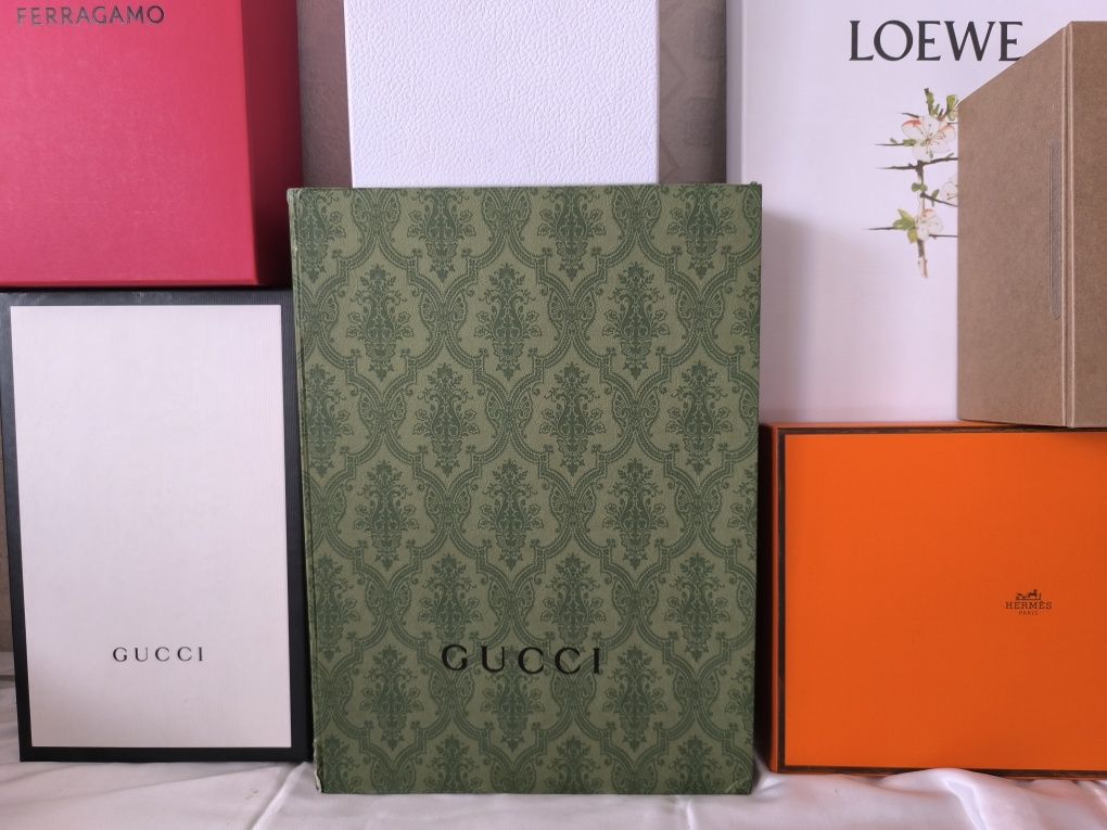 Коробки Dior Chanel Loewe Hermes