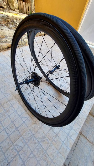 Rodas de carbono  oportunidade  pinças