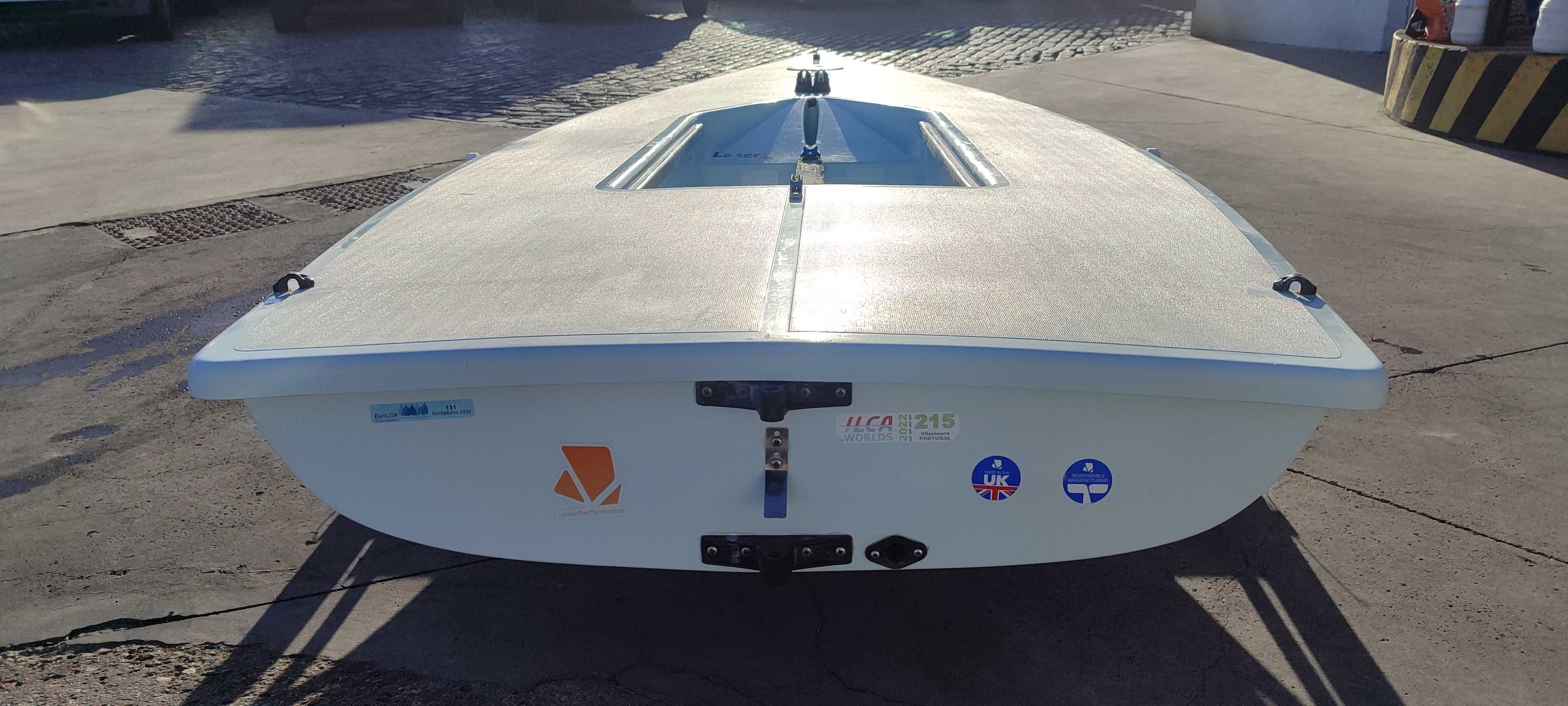 Barco à vela - Casco ILCA Laser Performance "Ice Blue"