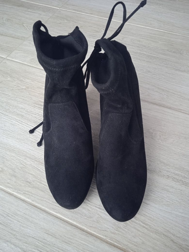 Buty kozaki botki na obcasie czarne zamszowe 40