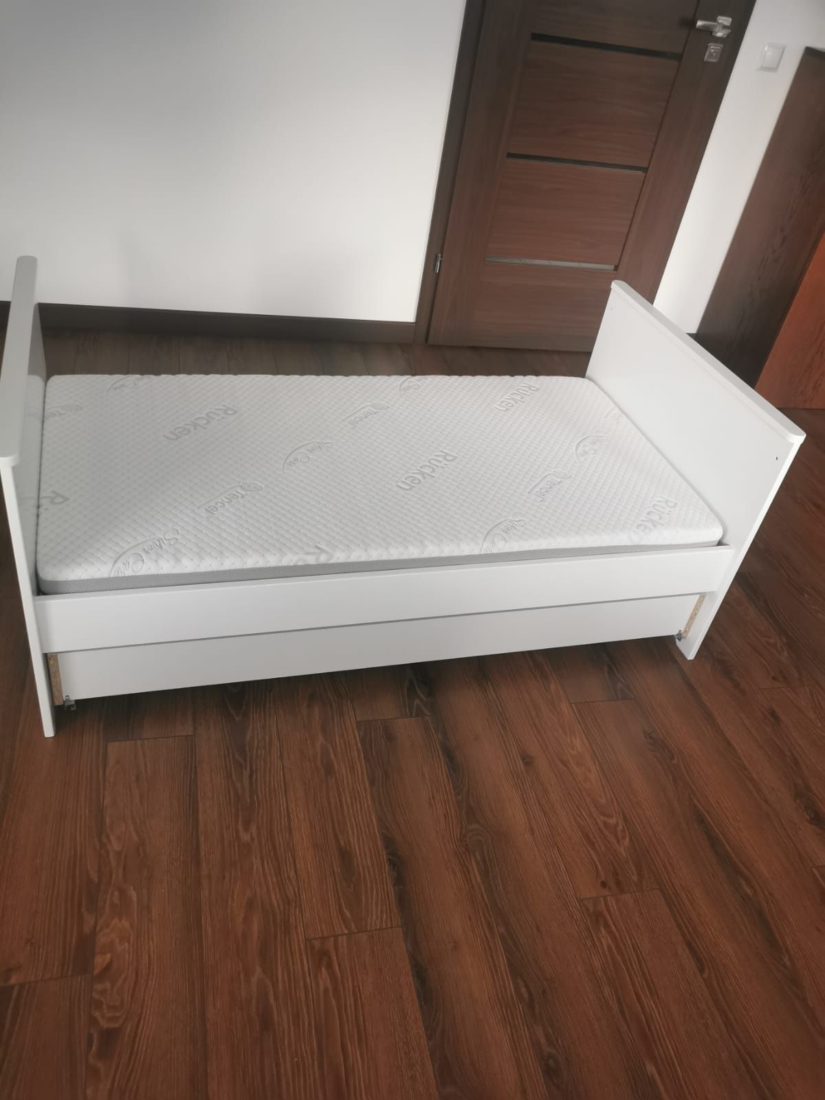 Łóżeczko niemowlęce 70x140 z materacem