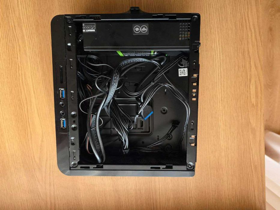 Продам корпус Mini-ITX GameMax ST-103-2U3 + блок живлення 300W