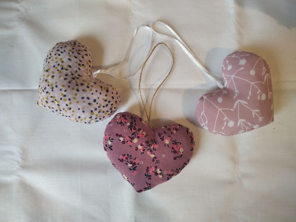 Сердечки из ткани. Сувенир на день святого Валентина. Ручная робота
