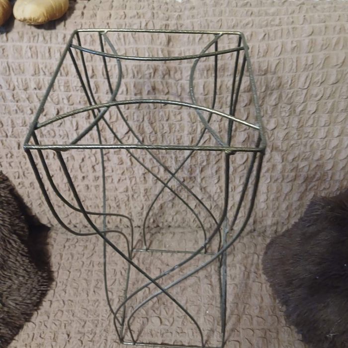 Металева підставка для 1-2 вазонів або декору