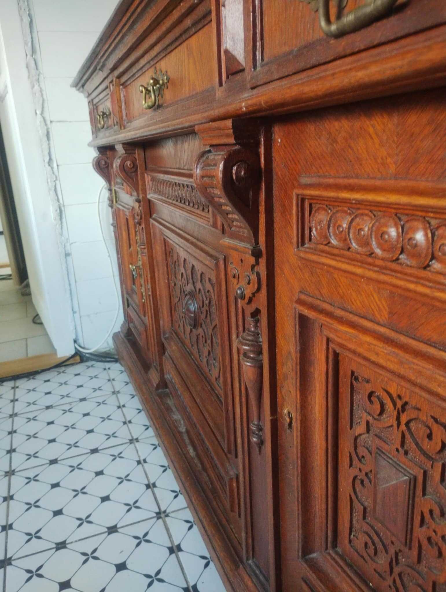 Stary poniemiecki kredens, dwuczęściowy, duży, zadbany, czysty