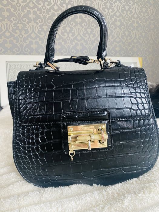 Сумка чорна,шкіряна. Dolche&Gabbana.21*19*10