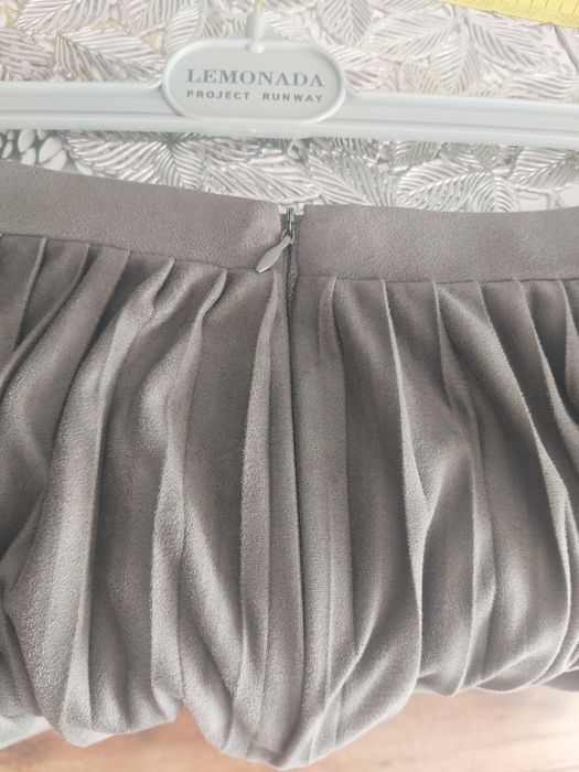 Spodnica tom rose m szara ale zamsz plisowana jesień zima