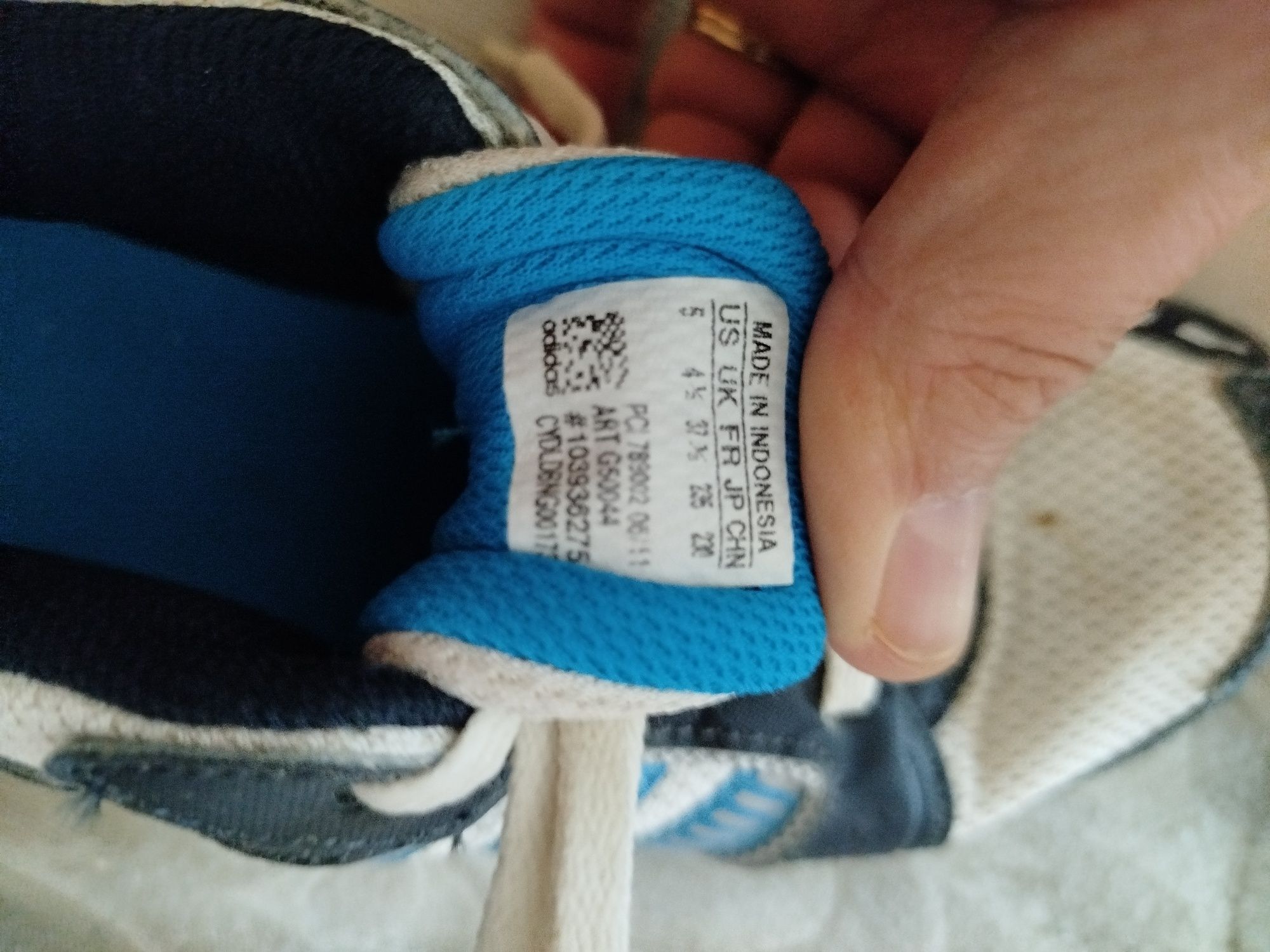 Tênis adidas como novos