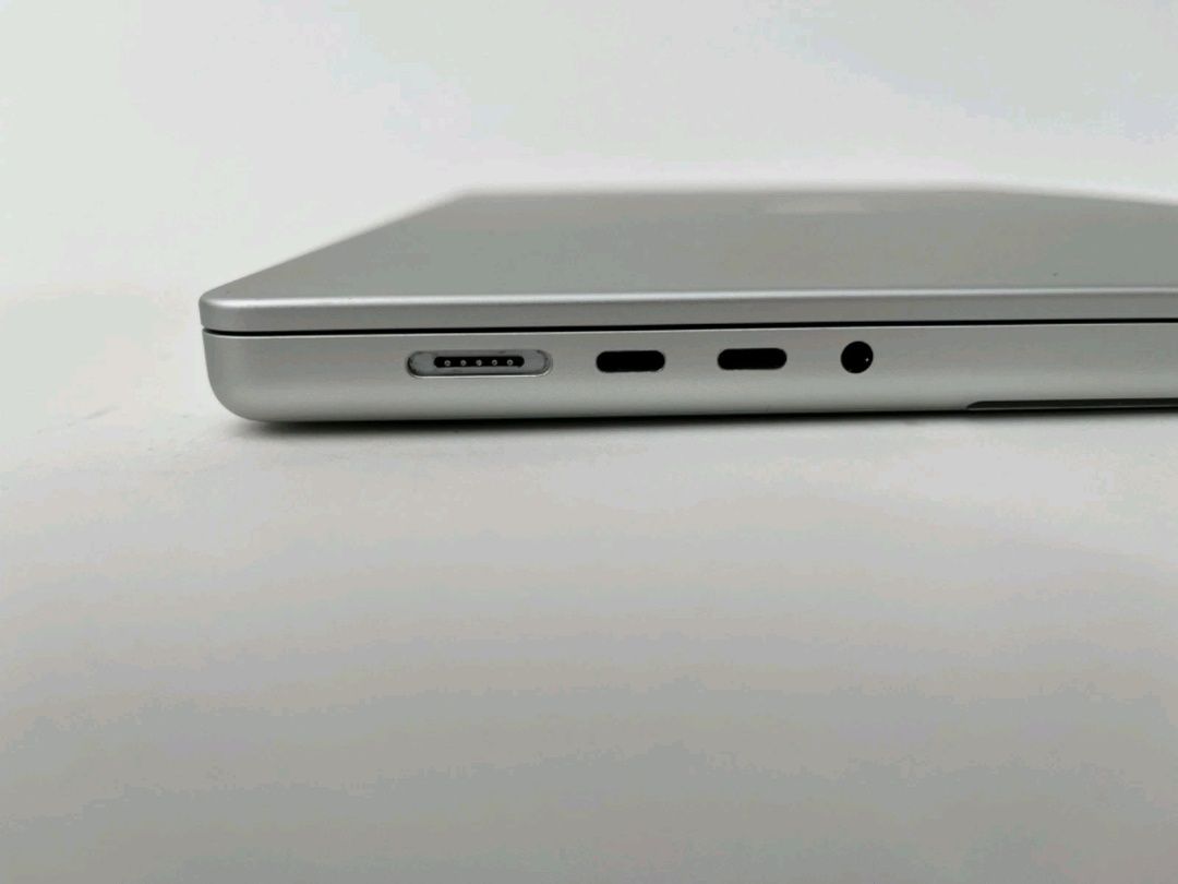 Macbook Pro 16 m1 pro/16/1тб отличный
