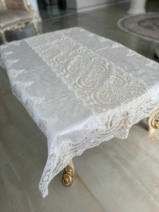 Скатерть бархатна  з молочним мереживом "Імператор", 120см х 150см