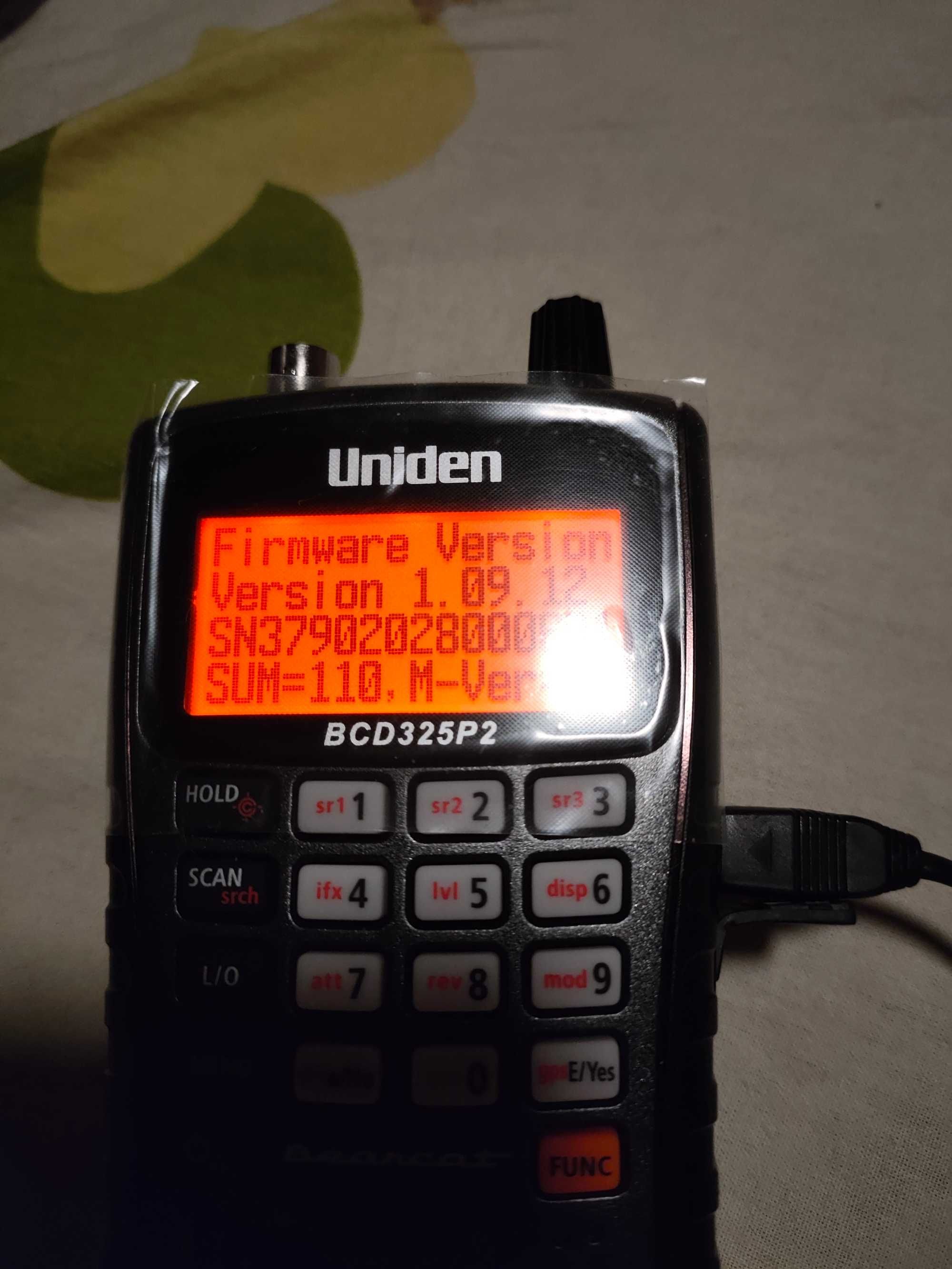 Сканирующий приемник, радио сканер "UNIDEN BCD325P2".