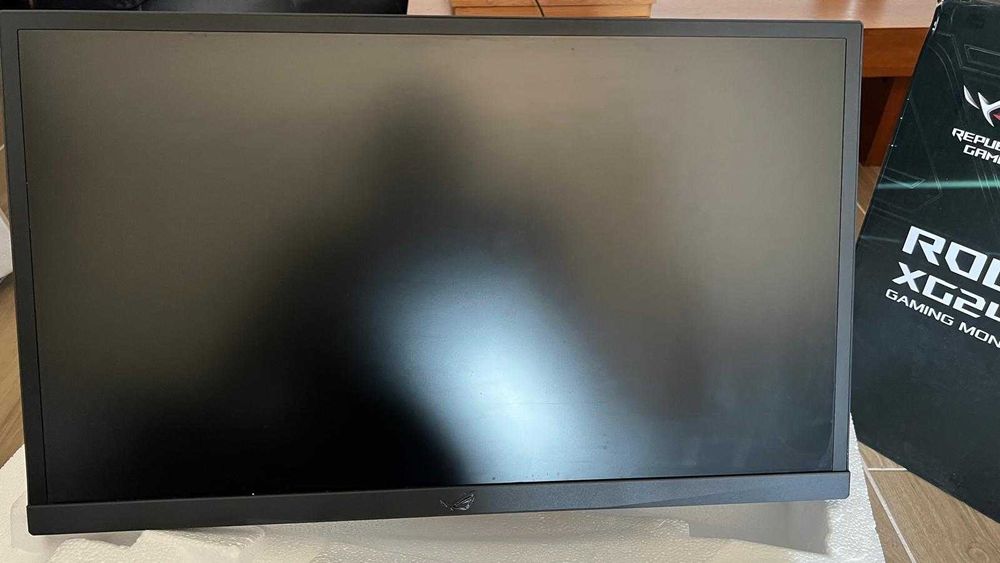 ASUS ROG Strix XG248 24" 240Hz - Para Peças ou Reparo