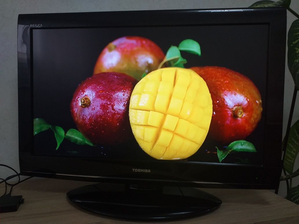 Toshiba 32"диагональ HD Ready.