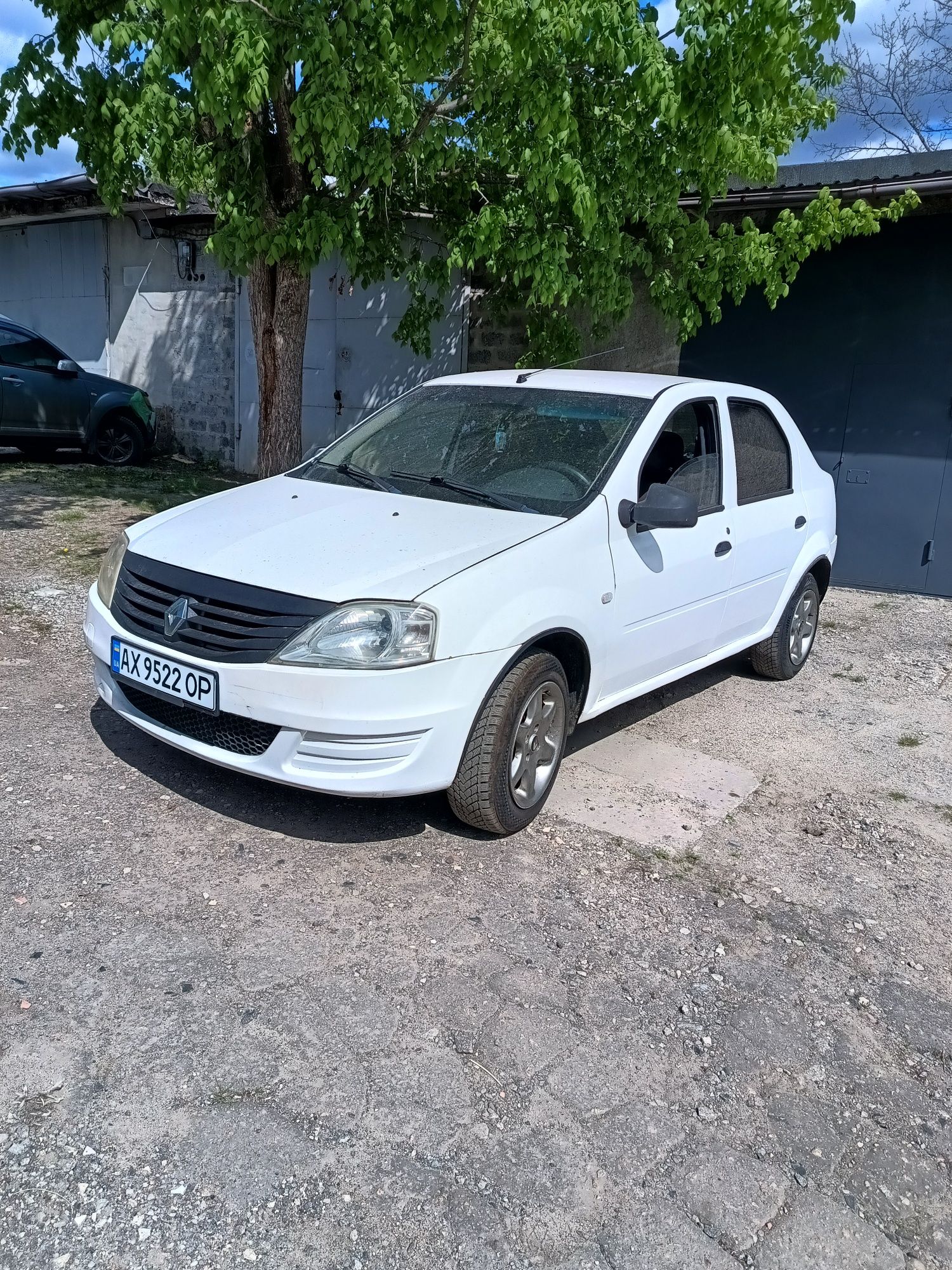 Продам RENAULT LOGAN 2011г. 1.4.б,газ