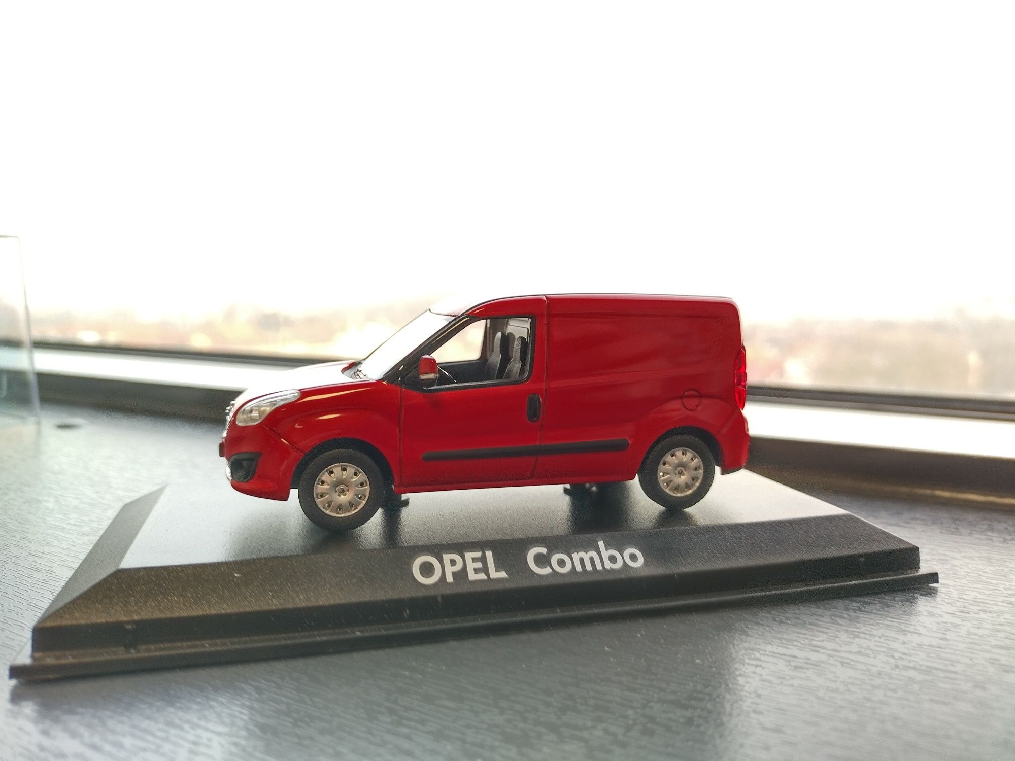 Opel Combo VAN 2012 1/43 NOREV