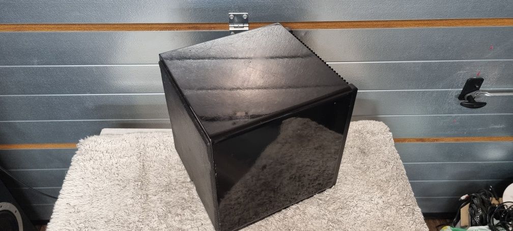 Subwoofer aktywny CANTON PLUS B