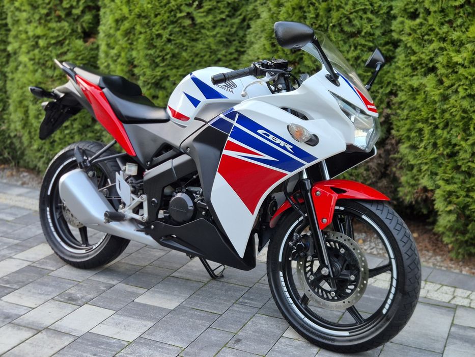 Honda CBR 125 R 2016 Niski Przebieg 5szt CBR  kat B a1