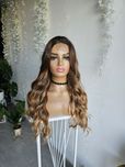 Długa peruka fale loki Karla miodowo piaskowy blond ombre
