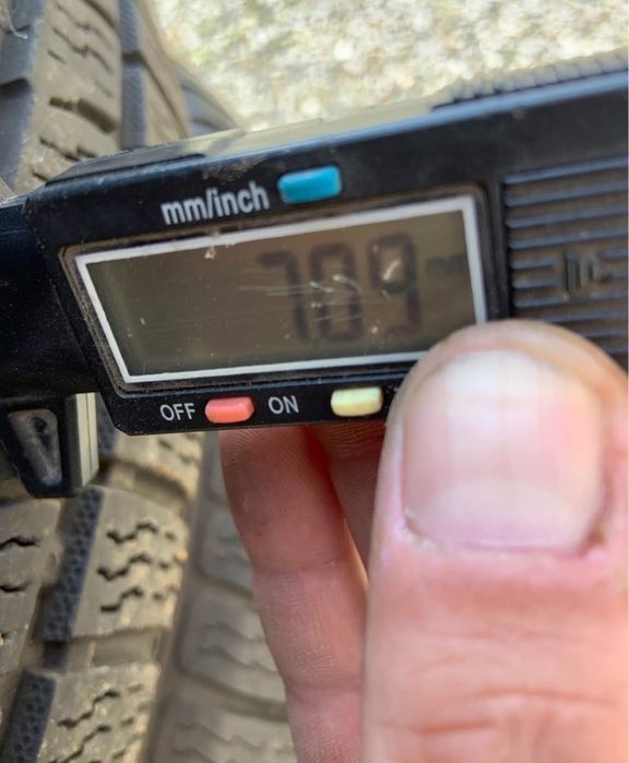 Opony zimowe 14 sztuk  cena za calosc 700zł 235 7mm 45 50 itp 245