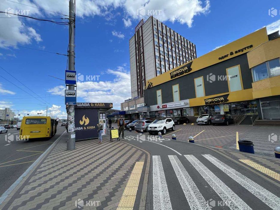 Оренда! Торгівельне приміщення 126 м2 на Почайній