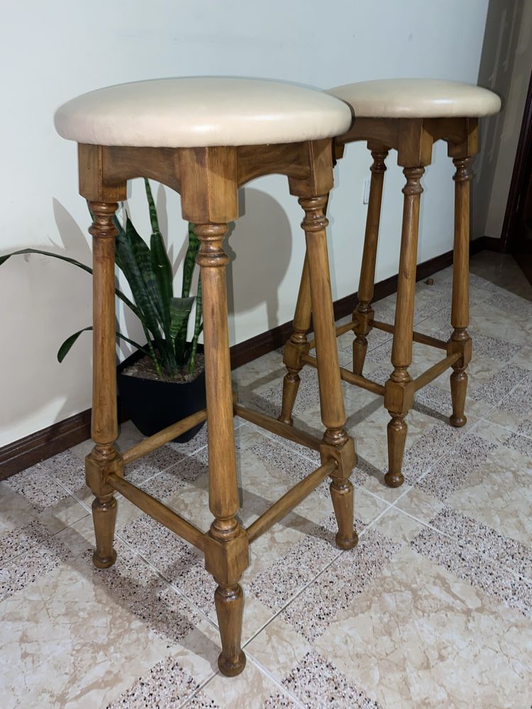 Bancos de bar restaurados