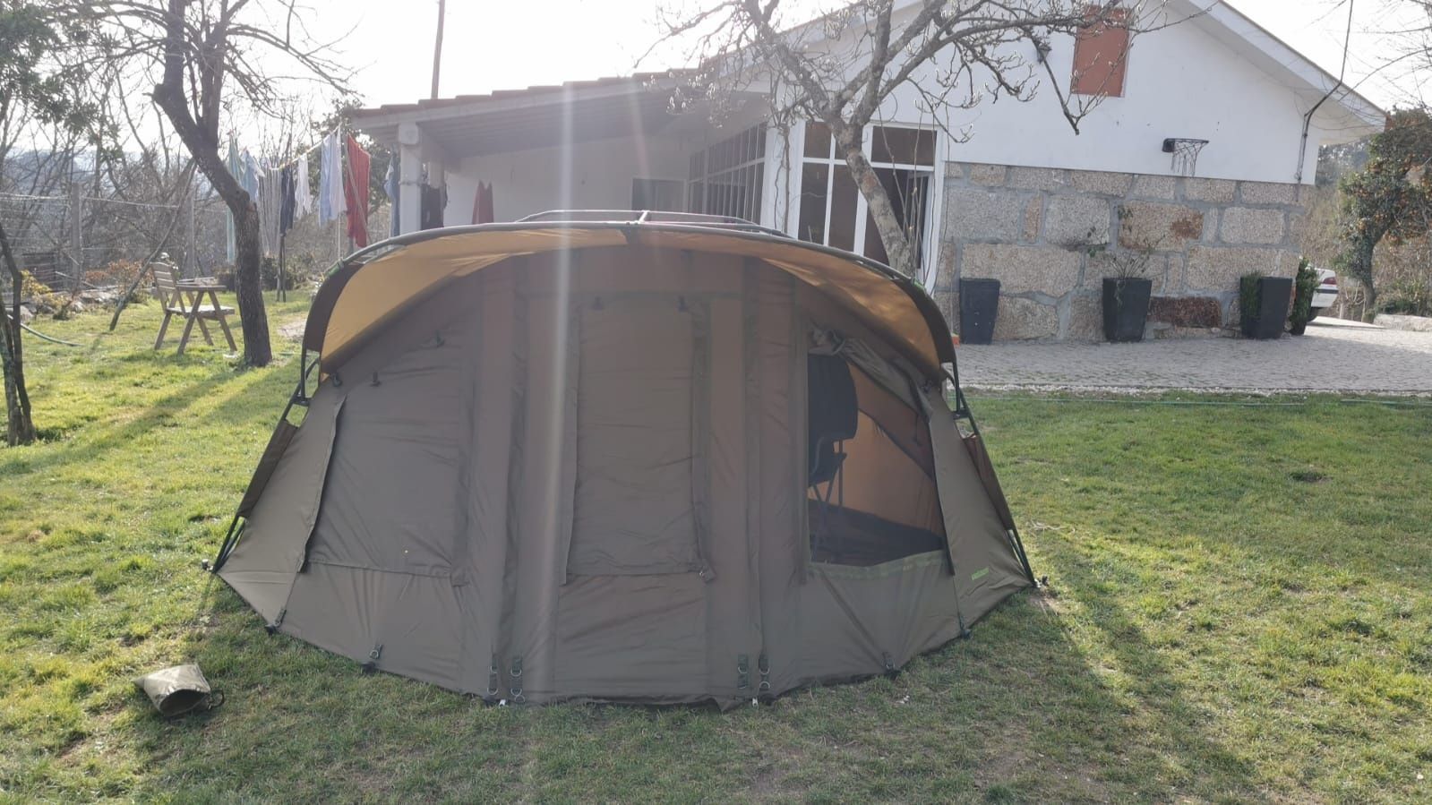 Tenda campismo Bivvy+ mais duas espreguiçadeiras