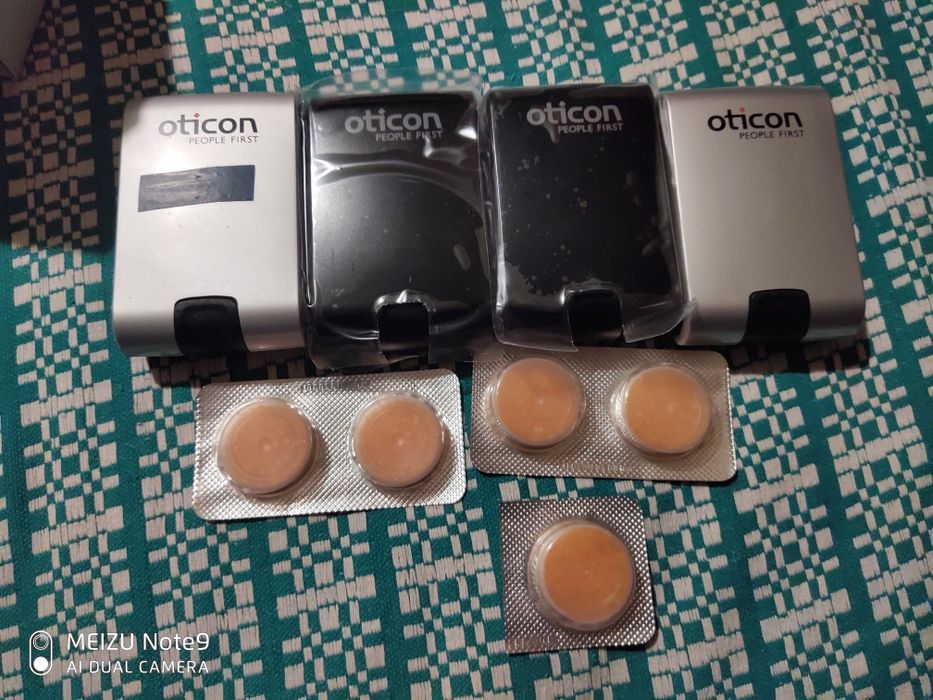 Футляр Oticon для слухового аппарата и капсулы для сушки