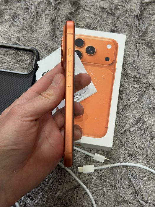 iPhone 17 Pro 256GB Cosmic Orange eSIM (MG7L4)