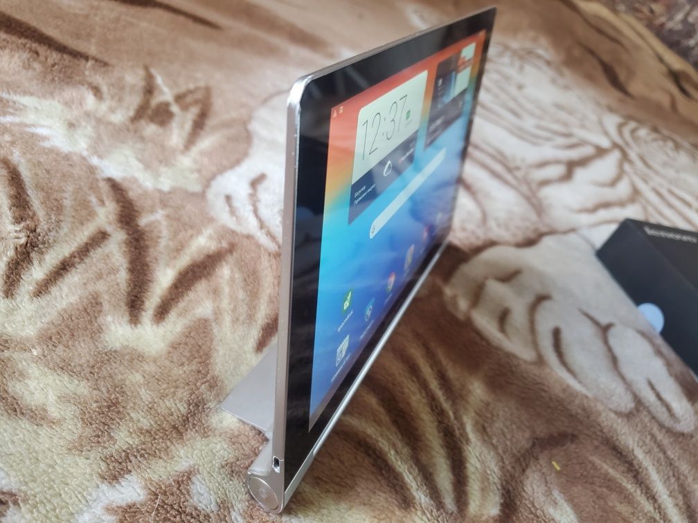 Планшет Lenovo Yoga Tablet 10" 3G 16GB, вторинний дисплей