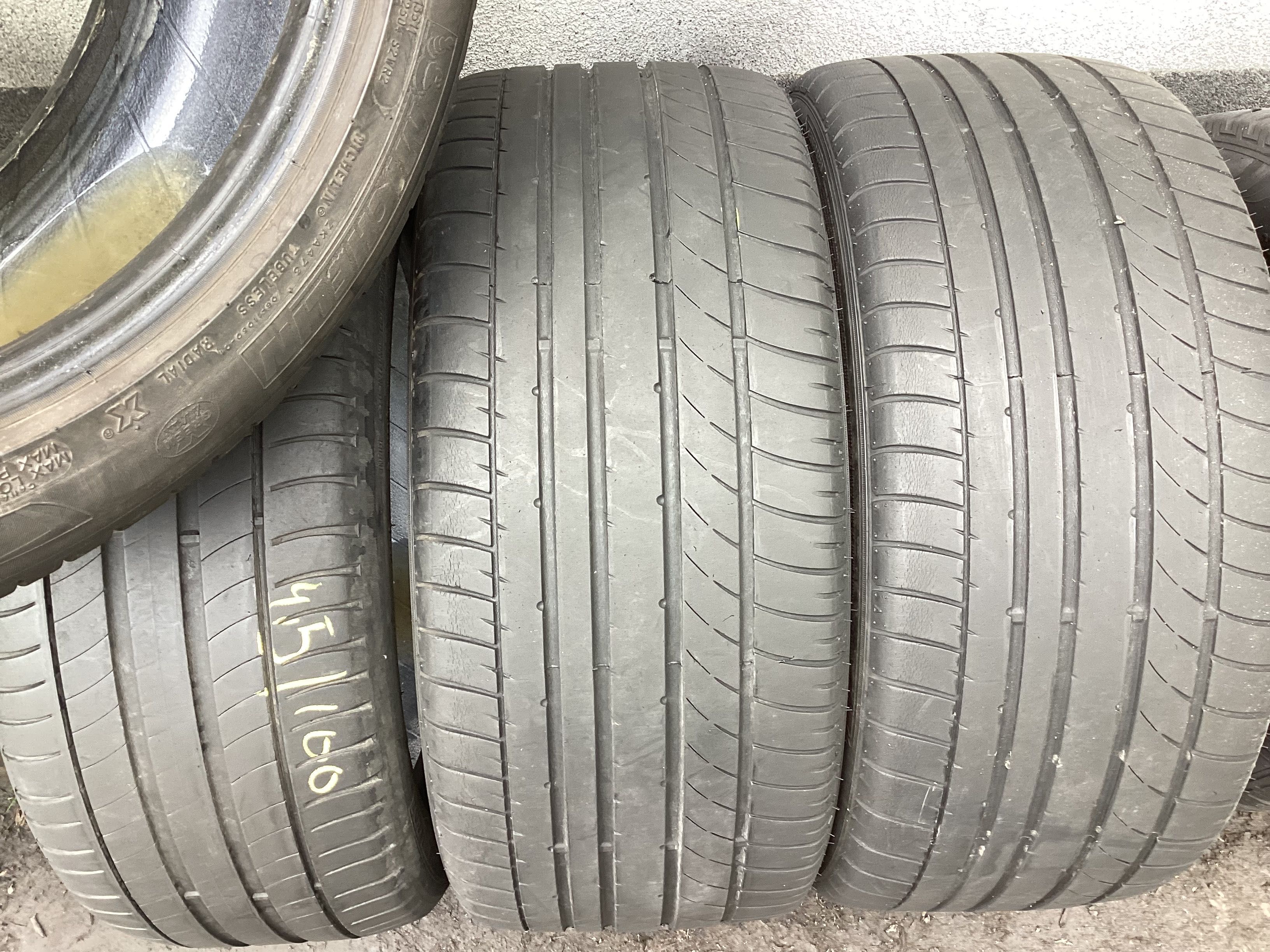 ACHILLES  235/35r19 2szt opony całoroczne  4.5mm