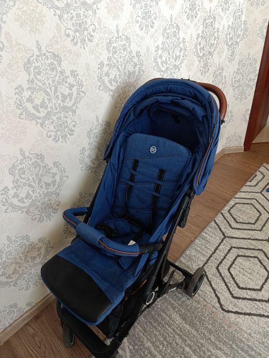 Прогулянкова коляска