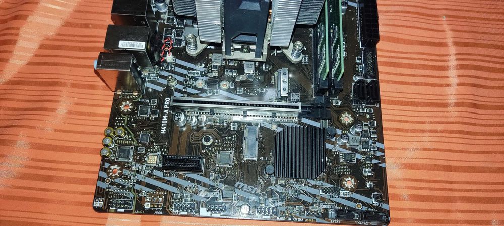 procesor i7 10700, 4,8GHz z płyta główną MSI , pamięć ram , chłodzenie