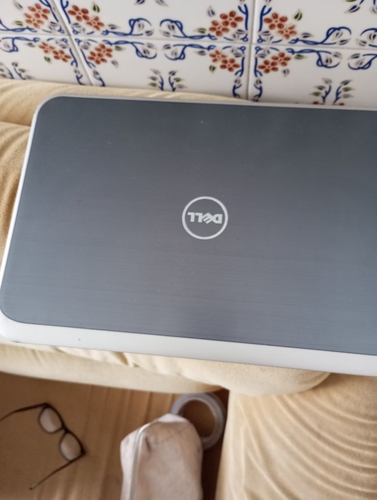 Portátil Dell Core i5 funcionando