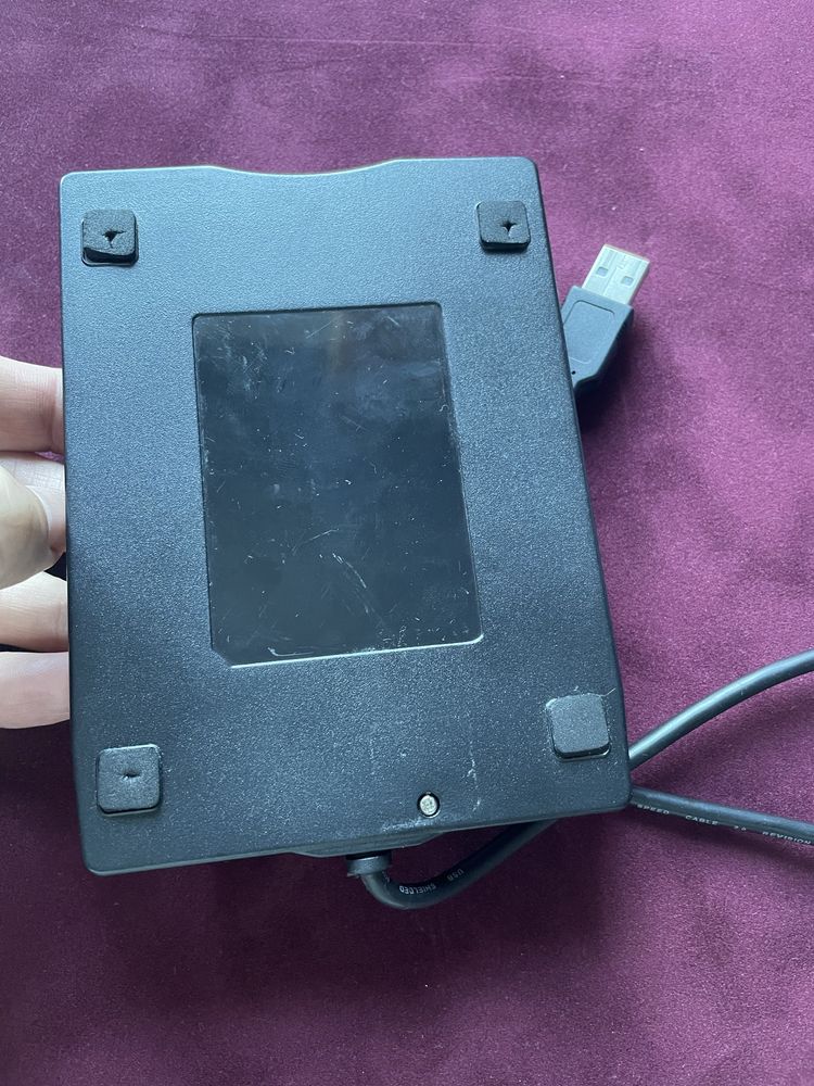 Uszkodzony  napęd dyskietek na USB