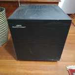 SubWoofer Jamo baixo sem partir os cristais da avó
