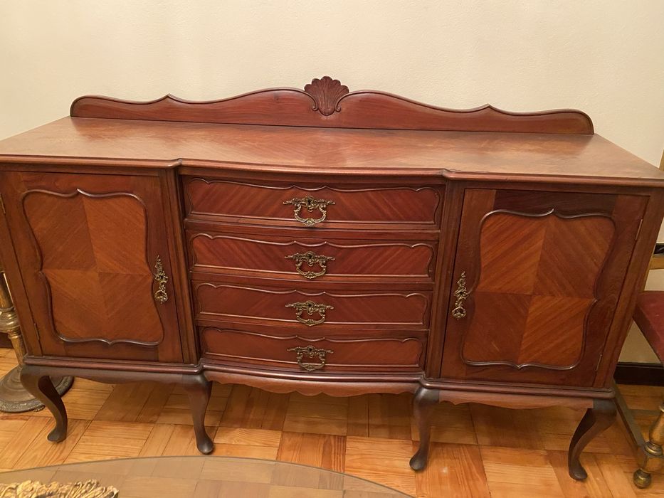 Aparador de Sala, com Prateleiras e Gavetas