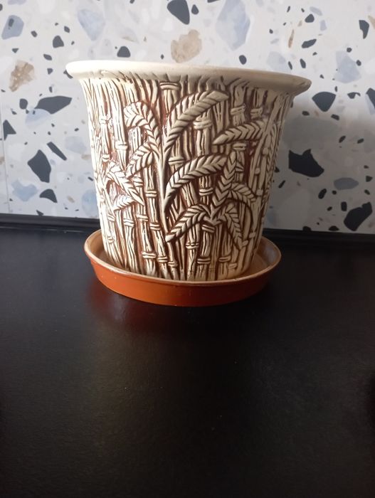 Керамічні вази для квітів