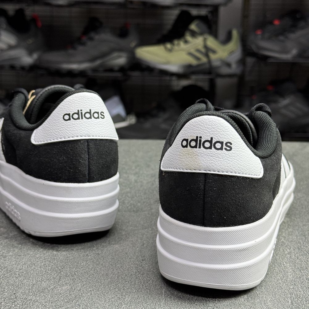 ОРИГІНАЛ 100%Шкіряні кросівки Adidas  JI1794 /37/38.5 р