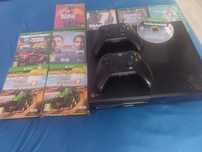 Xbox One + 2 pady + gry / Sprawna, mało używana.