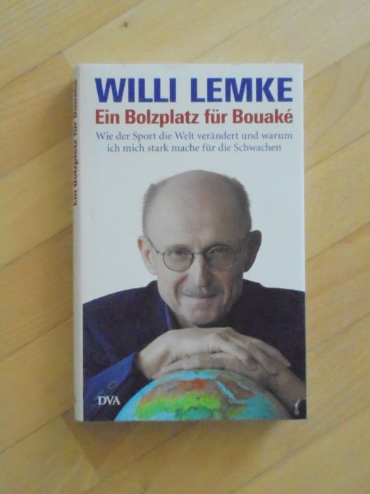 Willi Lemke Ein Bolzplatz für Bouaké w języku niemieckim